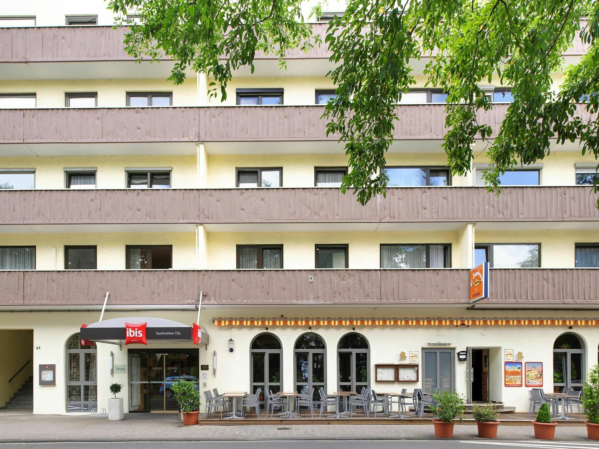 Saar City Hotel Saarbrücken Exteriör bild